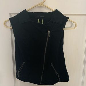 black Maurices top